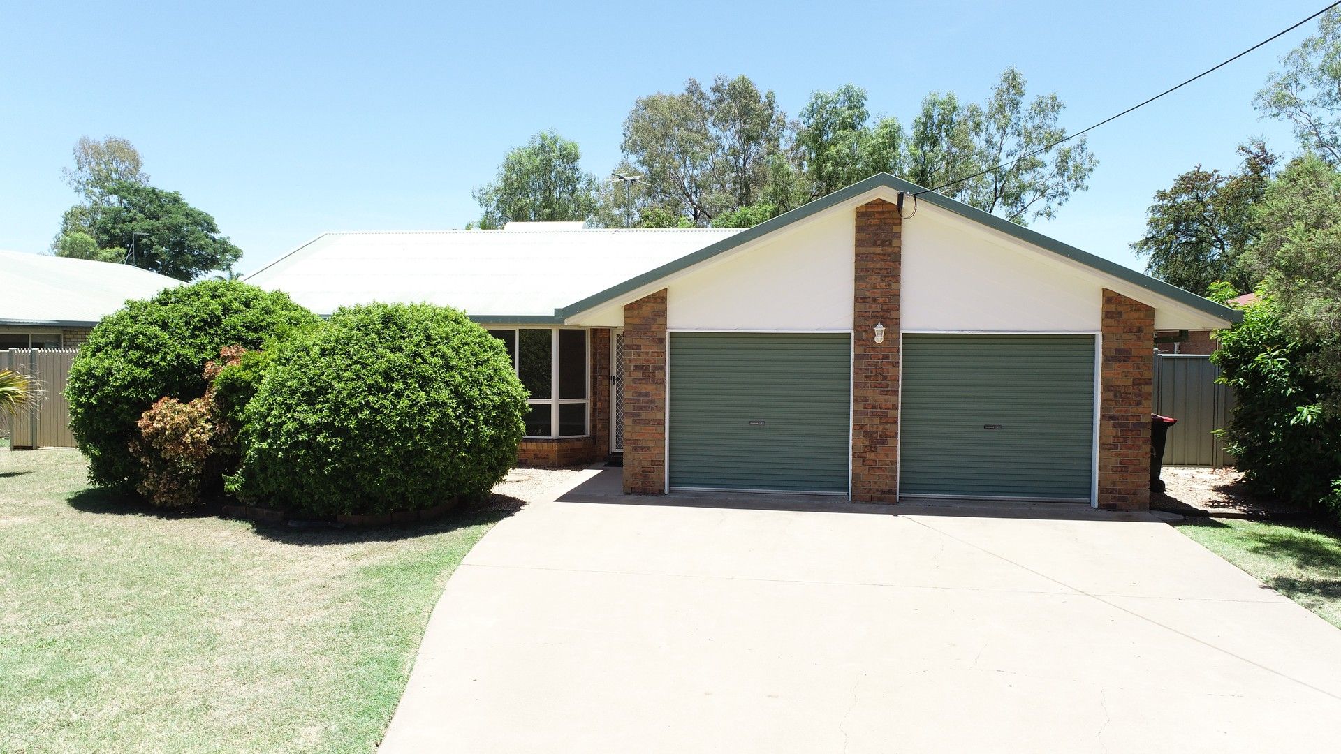 4 bedrooms House in 13 Egan Street EMERALD QLD, 4720