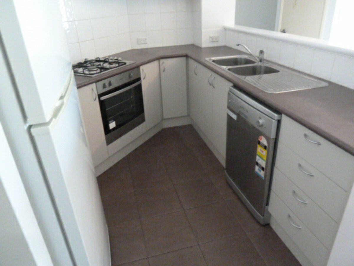 4/17 Southdown Place, Thornlie WA 6108 Apartment For Rent Domain