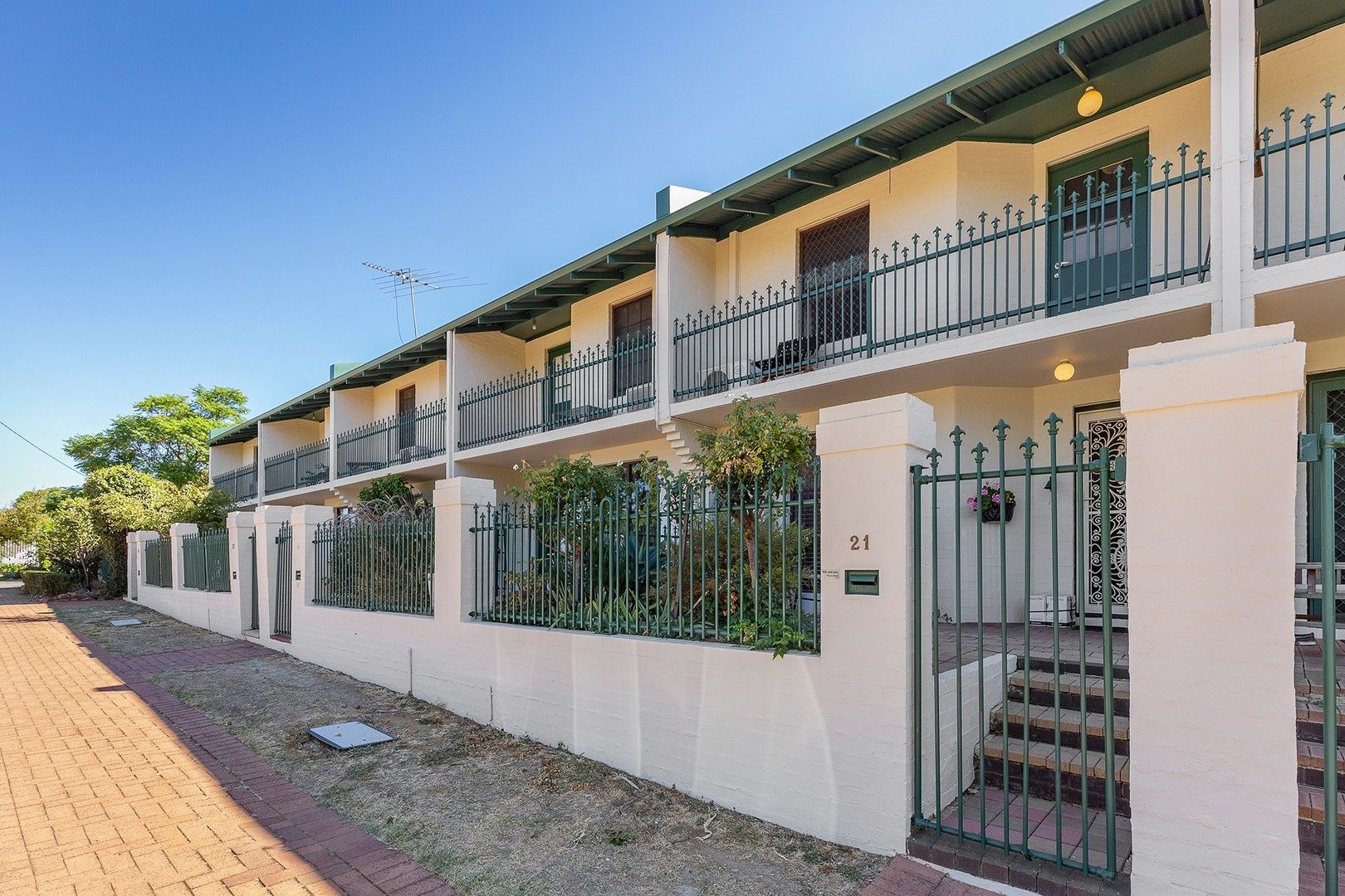 3 bedrooms House in 21 Johnson Avenue GUILDFORD WA, 6055