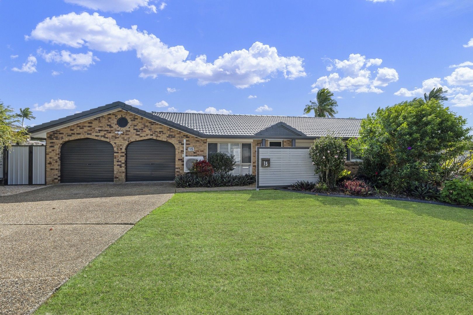 5 bedrooms House in 15 Benfer Road VICTORIA POINT QLD, 4165