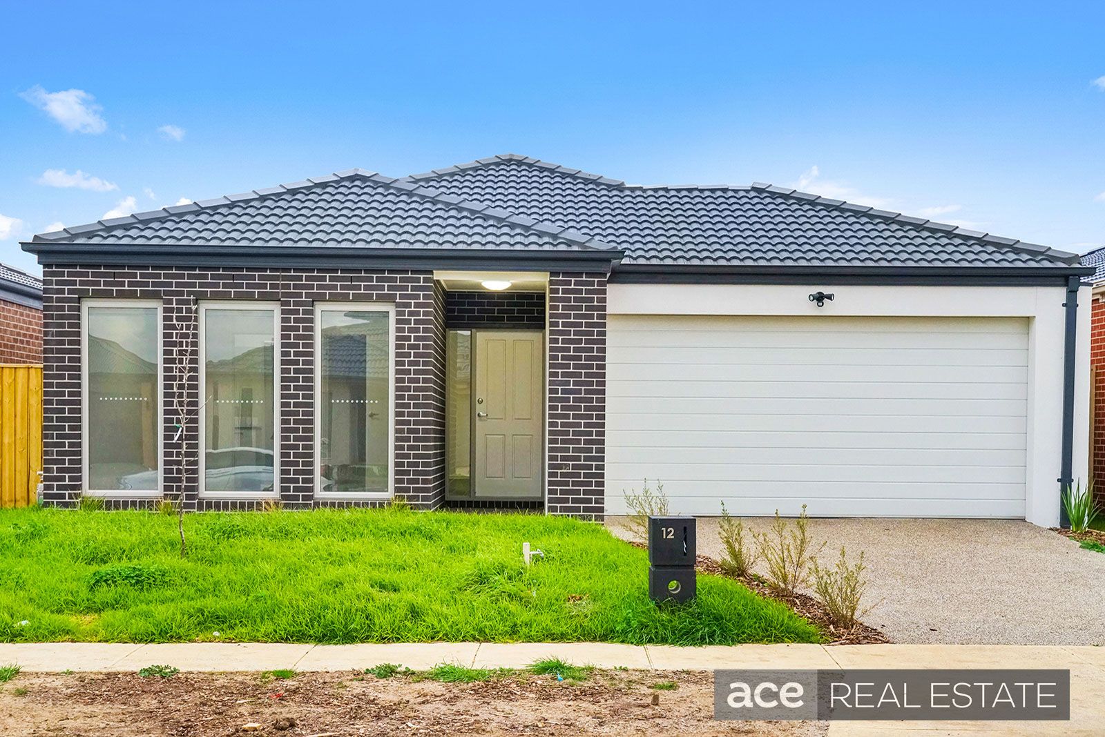 4 bedrooms House in 12 Sorrenberg Street POINT COOK VIC, 3030