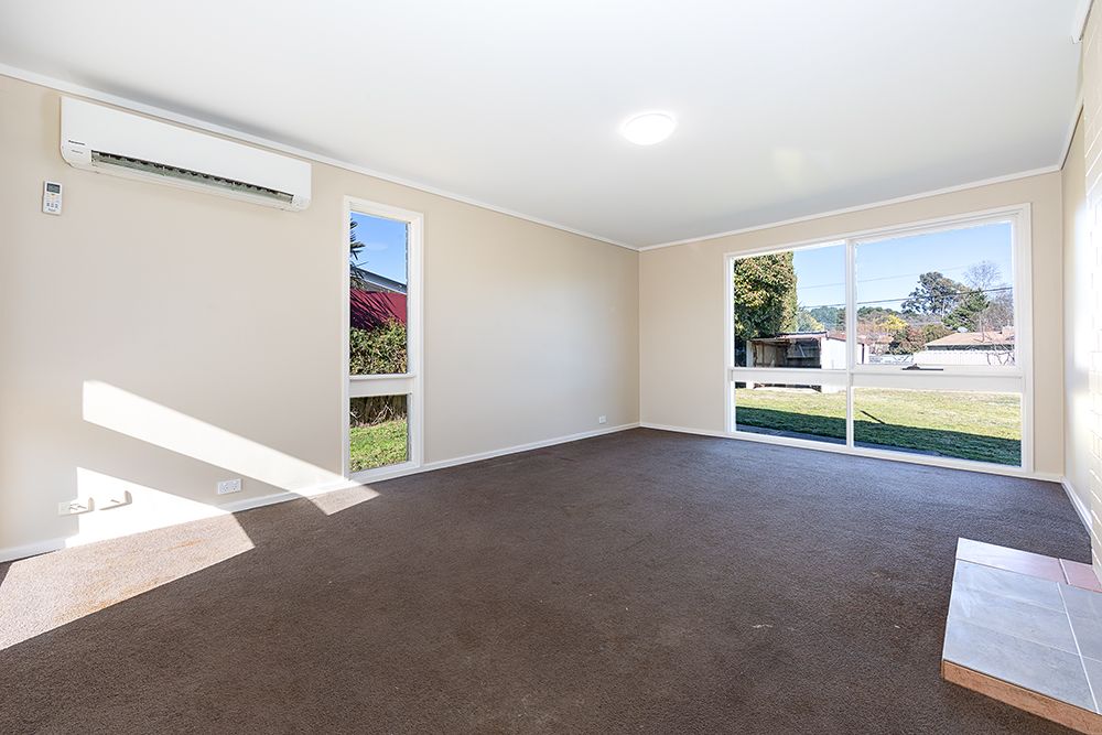 6 Newmarch Place, Macgregor ACT 2615, Image 2