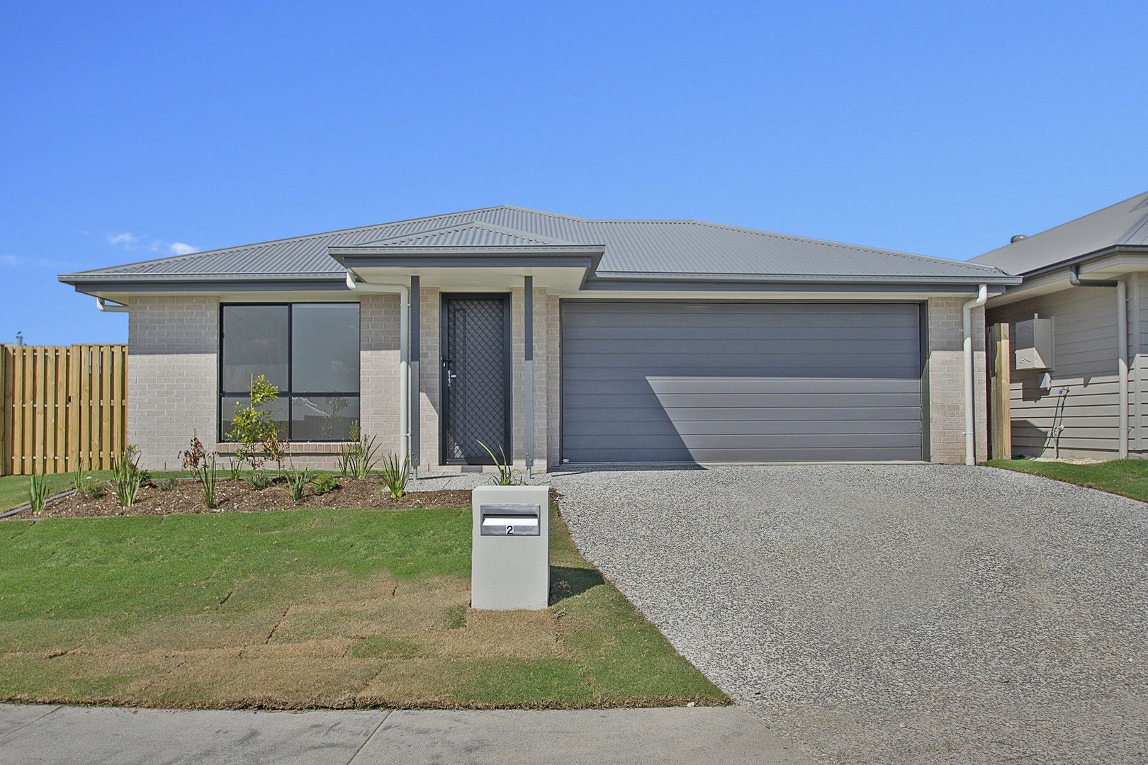 4 bedrooms House in 2 Barnyard Drive PARK RIDGE QLD, 4125