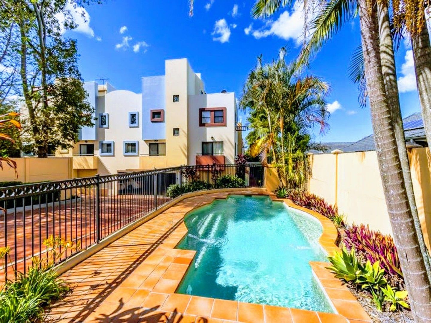 4 bedrooms Townhouse in 21/2200 Logan rd UPPER MOUNT GRAVATT QLD, 4122