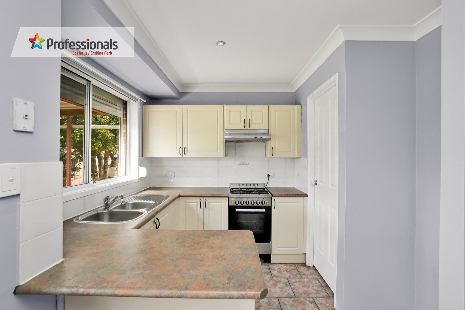 39 Tulipwood Drive, Colyton NSW 2760, Image 2