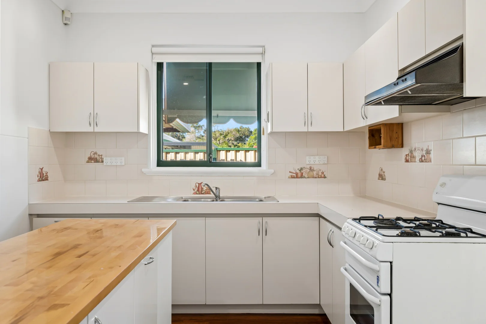 Additional image 5 of 8 Bernice Way, Thornlie WA 6108
