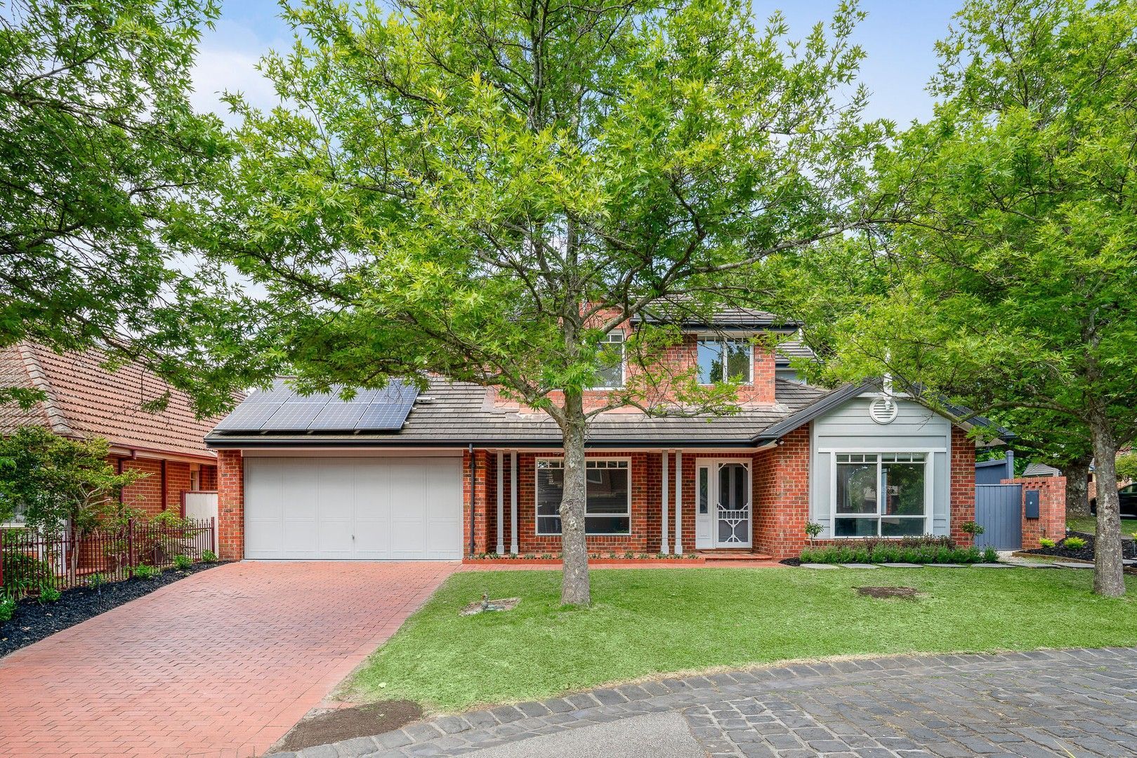 4 bedrooms House in 9 Tallis Close CAMBERWELL VIC, 3124