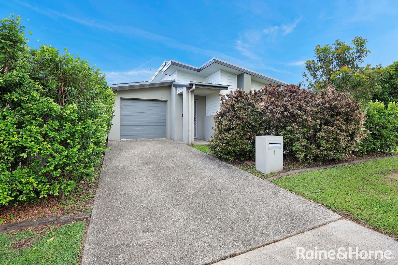 1 Hinkler Court, Rural View QLD 4740