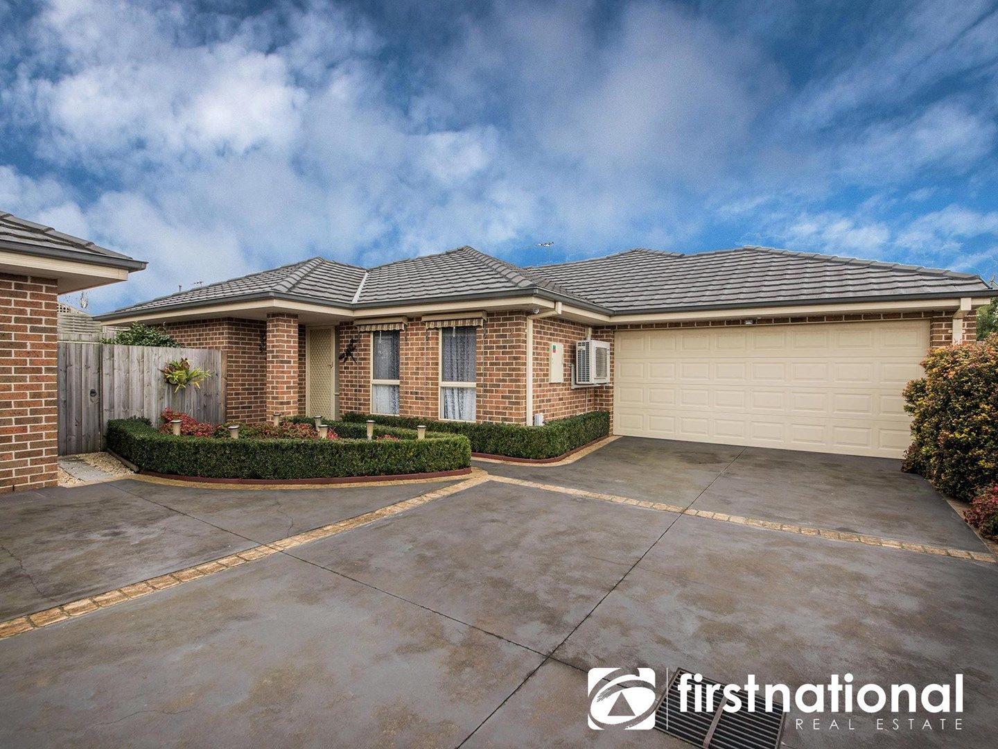 2/2 Sarah-Louise Place, Berwick VIC 3806, Image 0