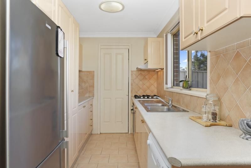 2/5 Casuarina Place, Macquarie Fields NSW 2564, Image 1