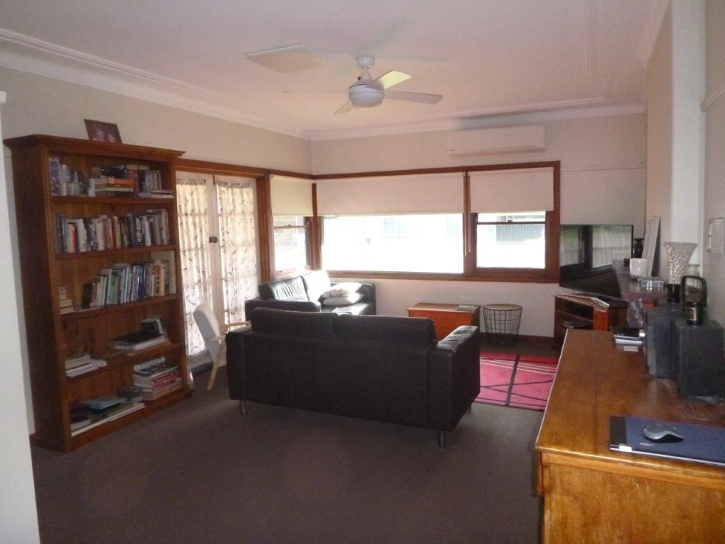 8 Macleay Street, Darlington Point NSW 2706, Image 1