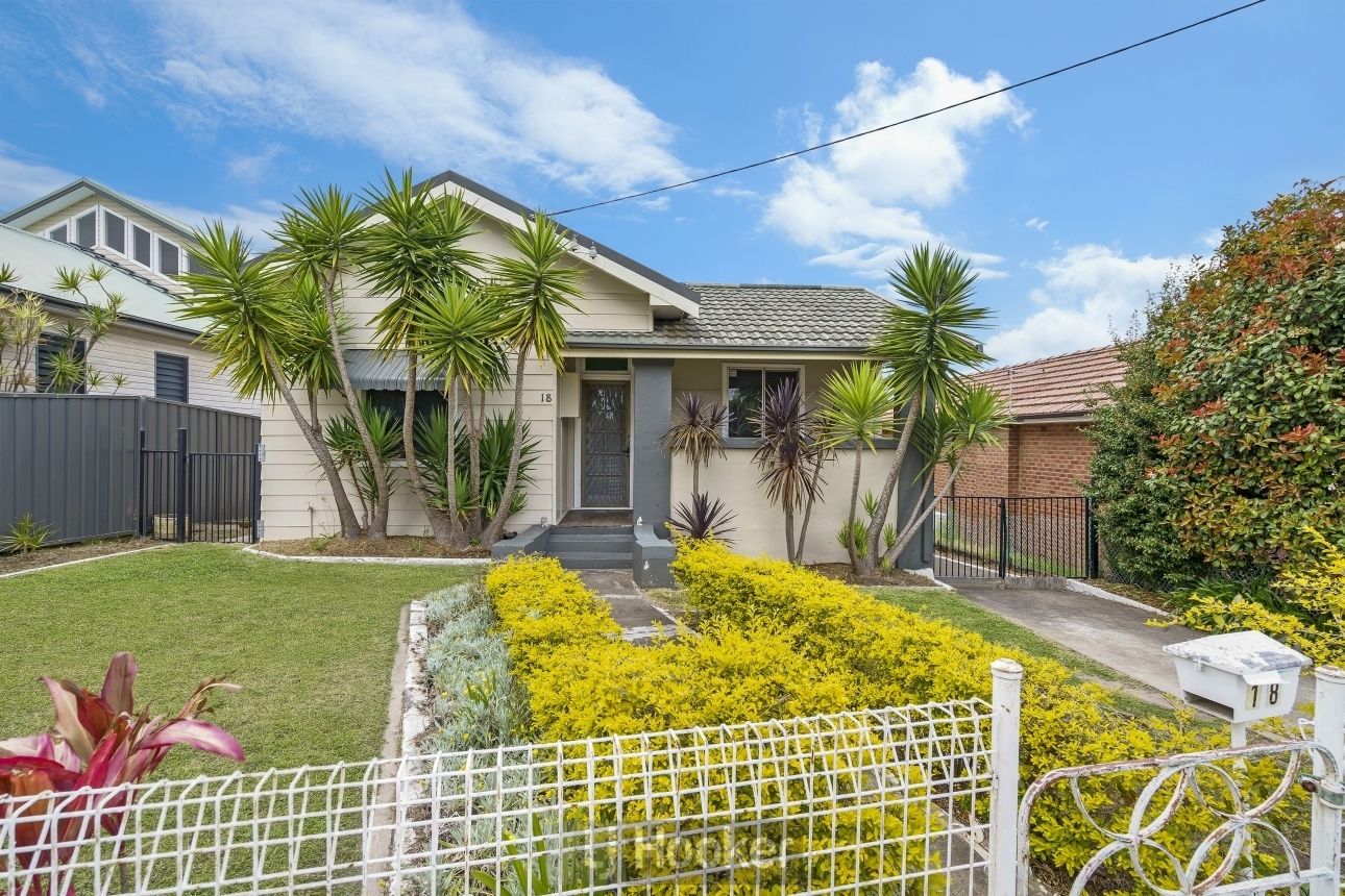 18 Chippindall Street, Speers Point NSW 2284, Image 0