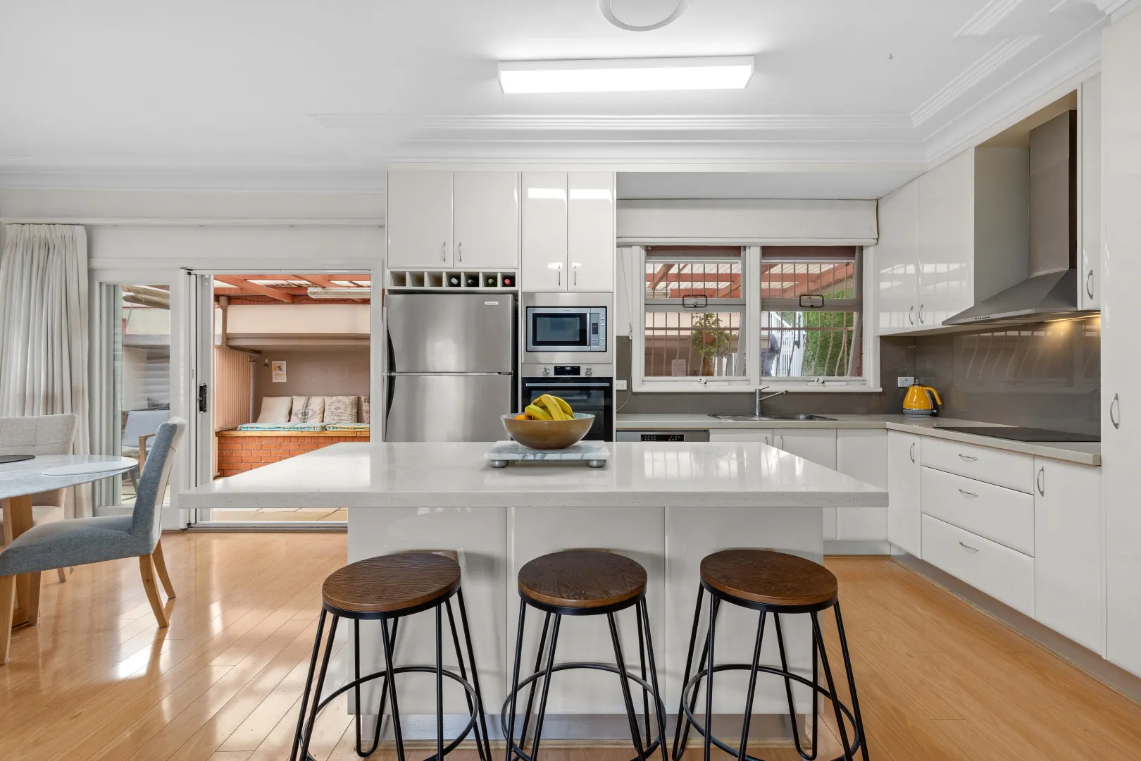 Lovingly Held Family Home in Sought After Location – pohled 3