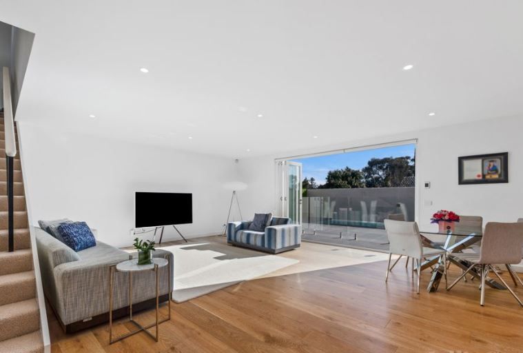 10 The Ridgeway, Ivanhoe VIC 3079 House For Rent Domain