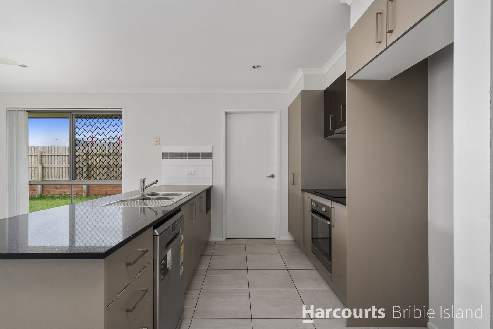 2-4 Broadleaf Place, Ningi QLD 4511, Image 2