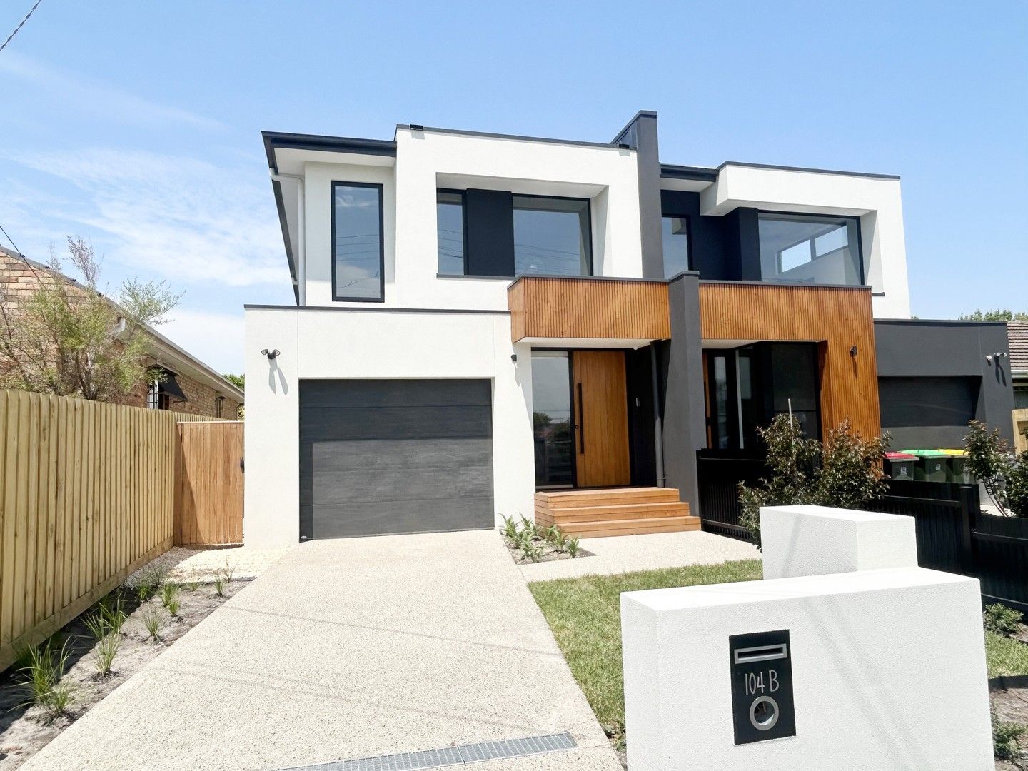 4 bedrooms Townhouse in 104B Deakin Street BENTLEIGH EAST VIC, 3165