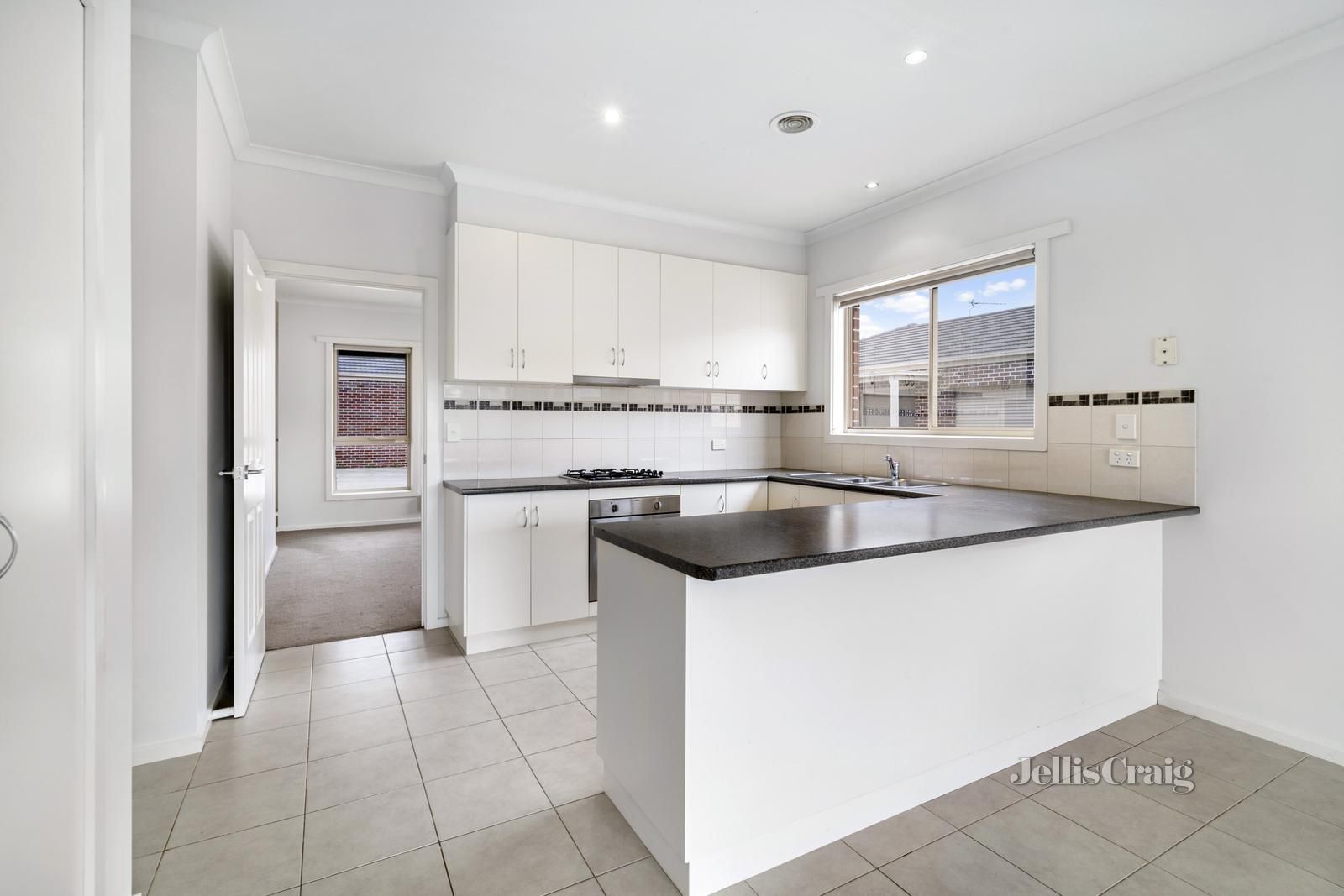 5/18 Gale Street, Canadian VIC 3350, Image 2