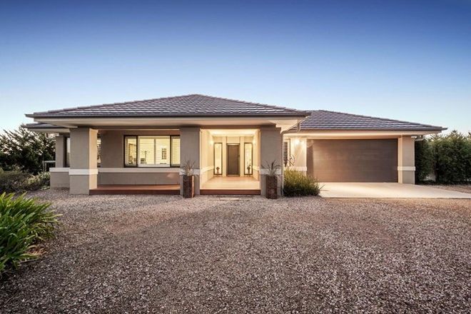 Picture of 14 Peregrine Road, OAKLANDS JUNCTION VIC 3063
