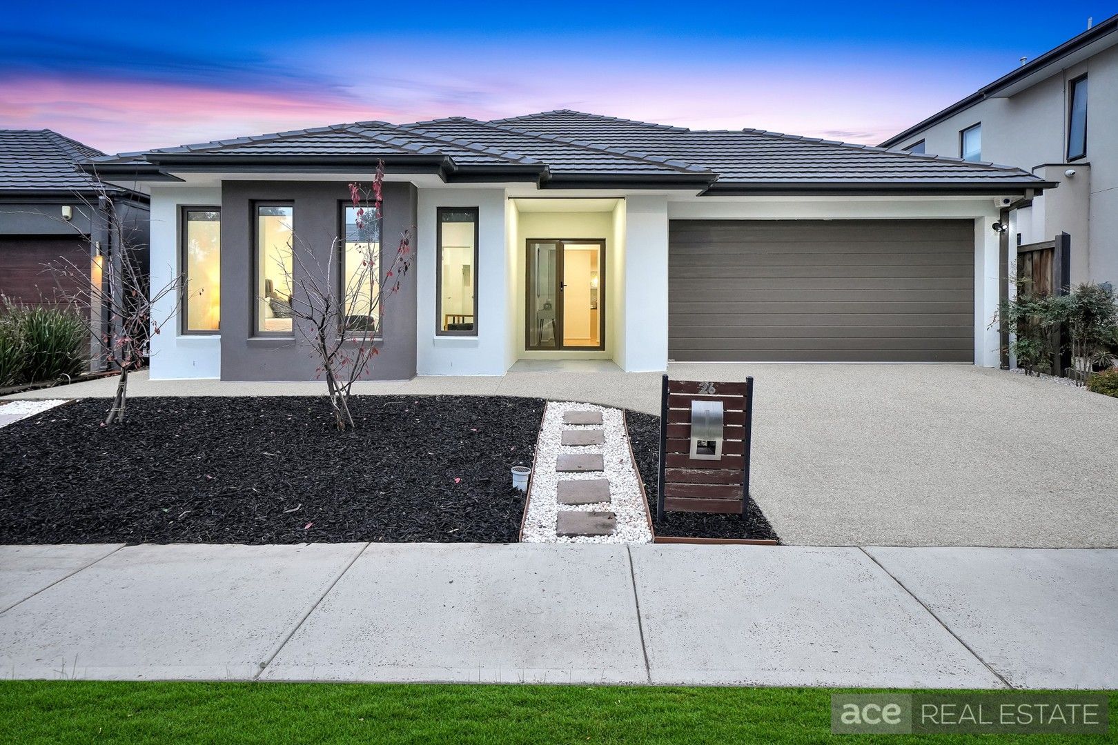 4 bedrooms House in 26 Kingsbridge Boulevard WILLIAMS LANDING VIC, 3027