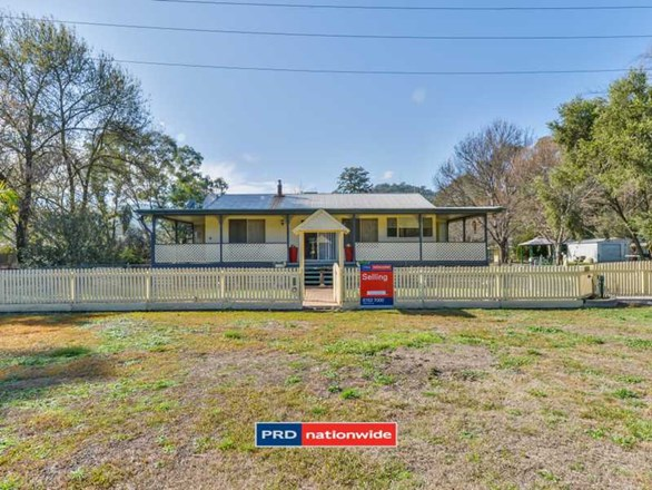 10 Frederick Street, Woolomin NSW 2340