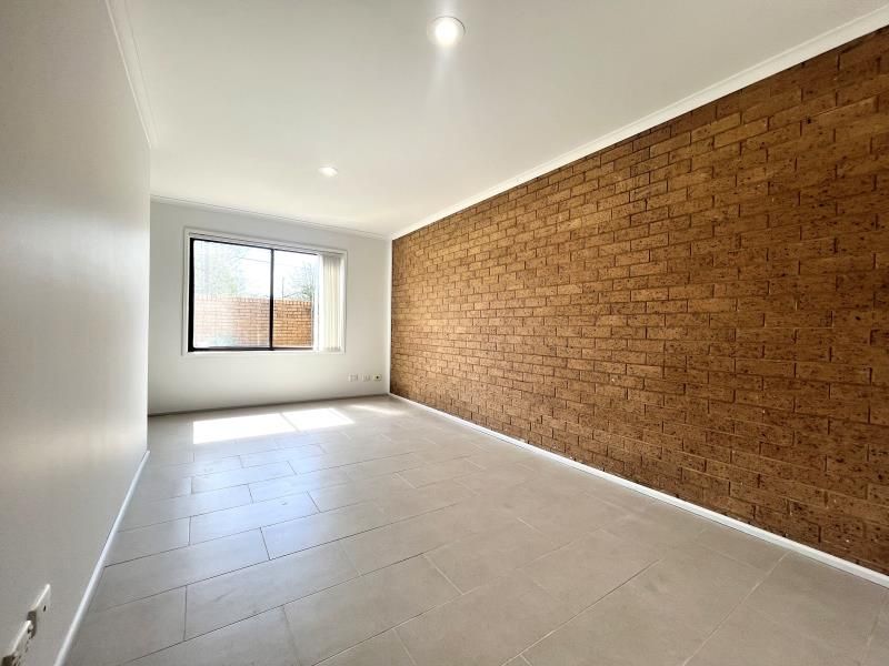 2/2c Bringelly Road, Kingswood NSW 2747 Townhouse For Rent 460