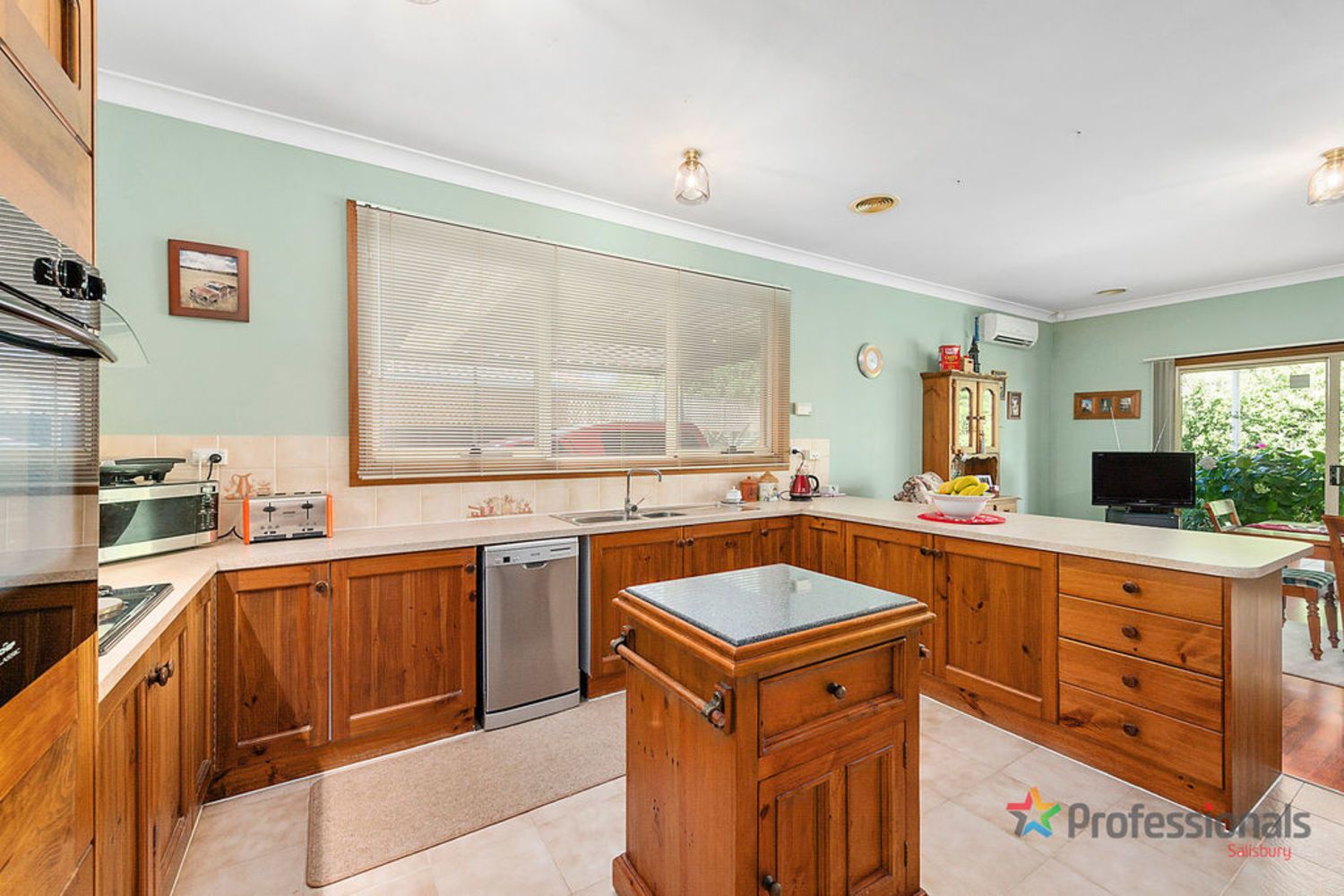 284 Martins Road, Parafield Gardens SA 5107, Image 2