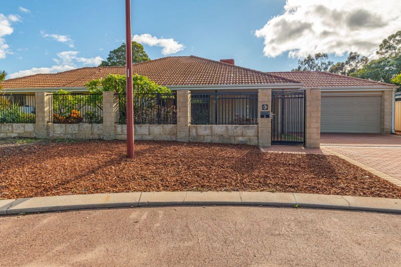 4 bedrooms House in 2 Putting green MADDINGTON WA, 6109