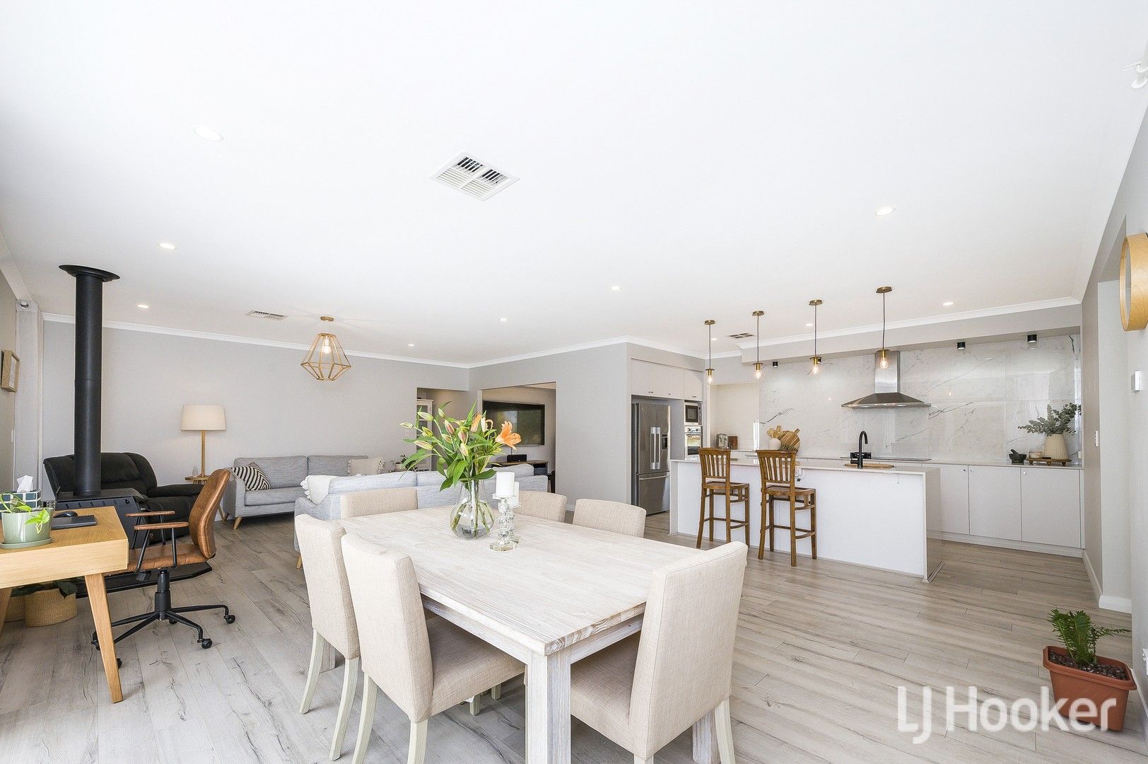 4 bedrooms House in 112 Heritage Drive ROLEYSTONE WA, 6111