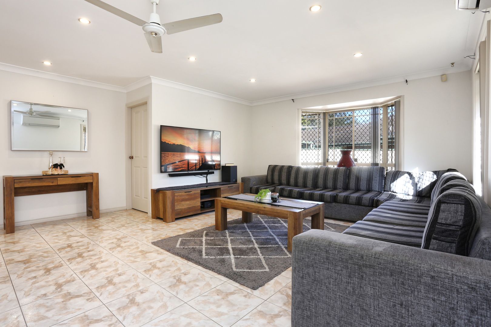 2/133 Chester Hill rd, Bass Hill NSW 2197, Image 1