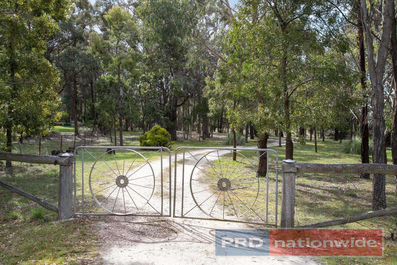 33 Cochrane Drive, Snake Valley VIC 3351, Image 2