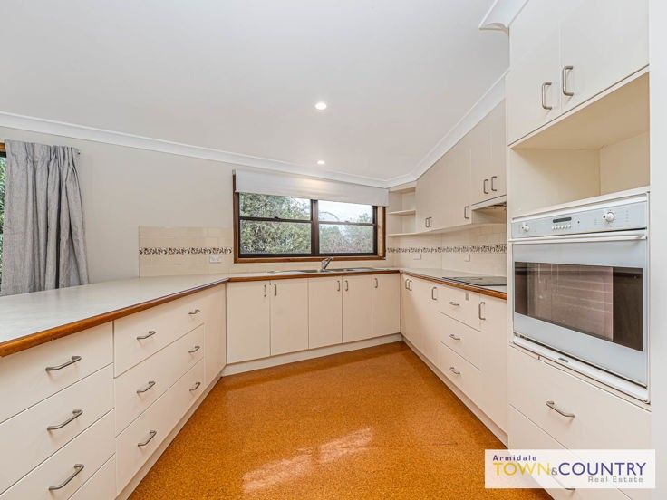 5 Cotterell Place, Armidale NSW 2350, Image 2