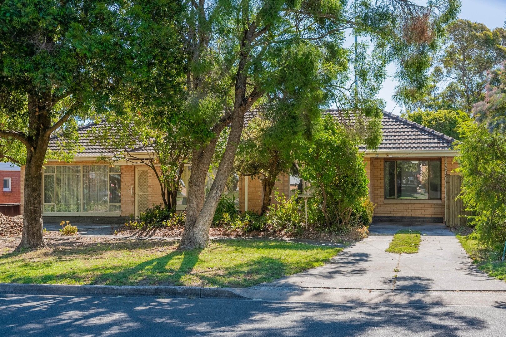 4 bedrooms House in 32 Eden Avenue BELLEVUE HEIGHTS SA, 5050