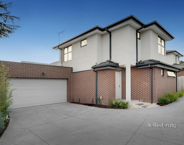 2/14 Stanley Grove, Blackburn VIC 3130