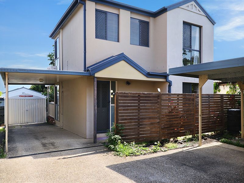 3 bedrooms House in 2/144 Johnston Street SOUTHPORT QLD, 4215