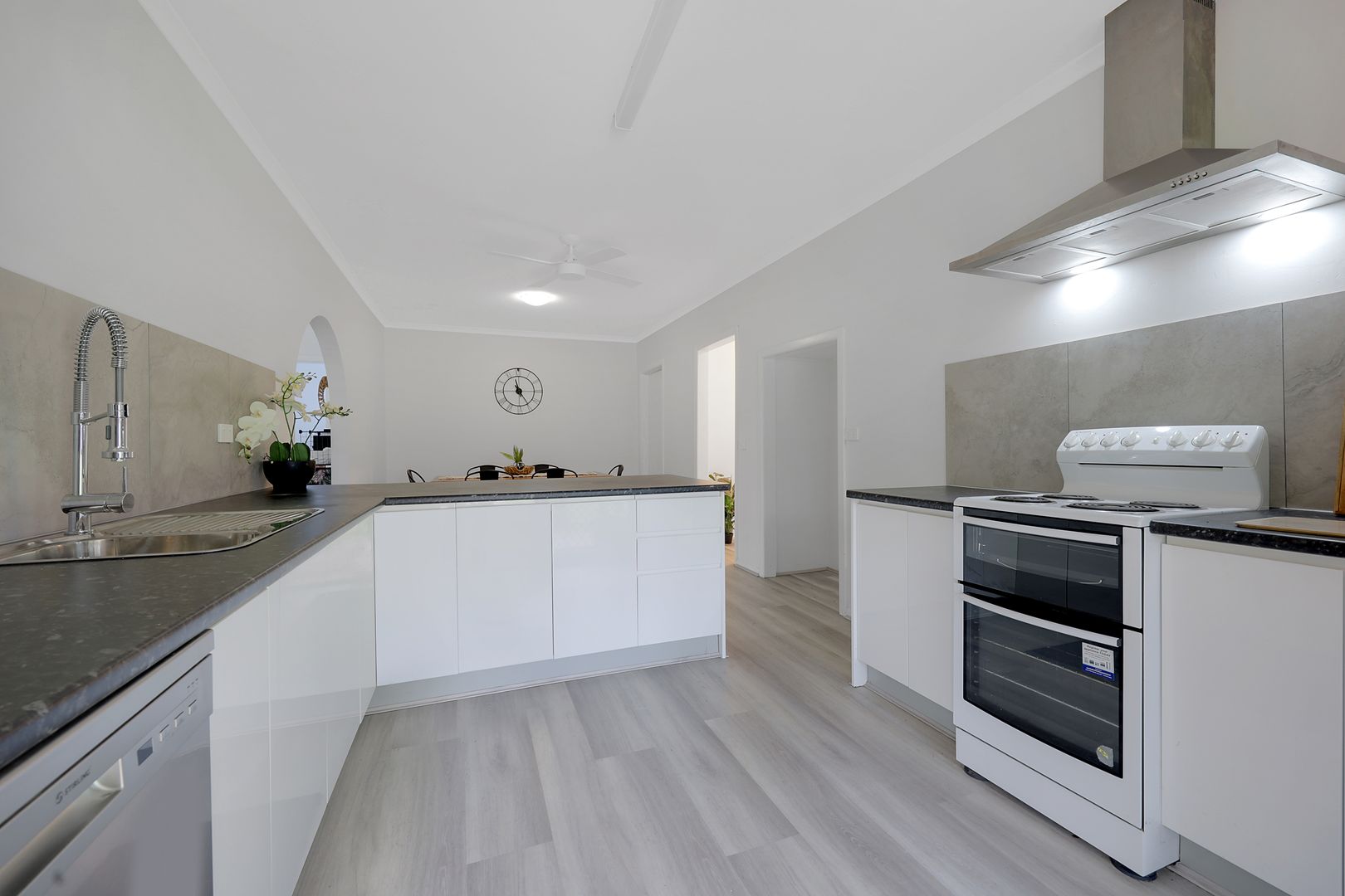 70 Haywards Road, Timboon VIC 3268, Image 2