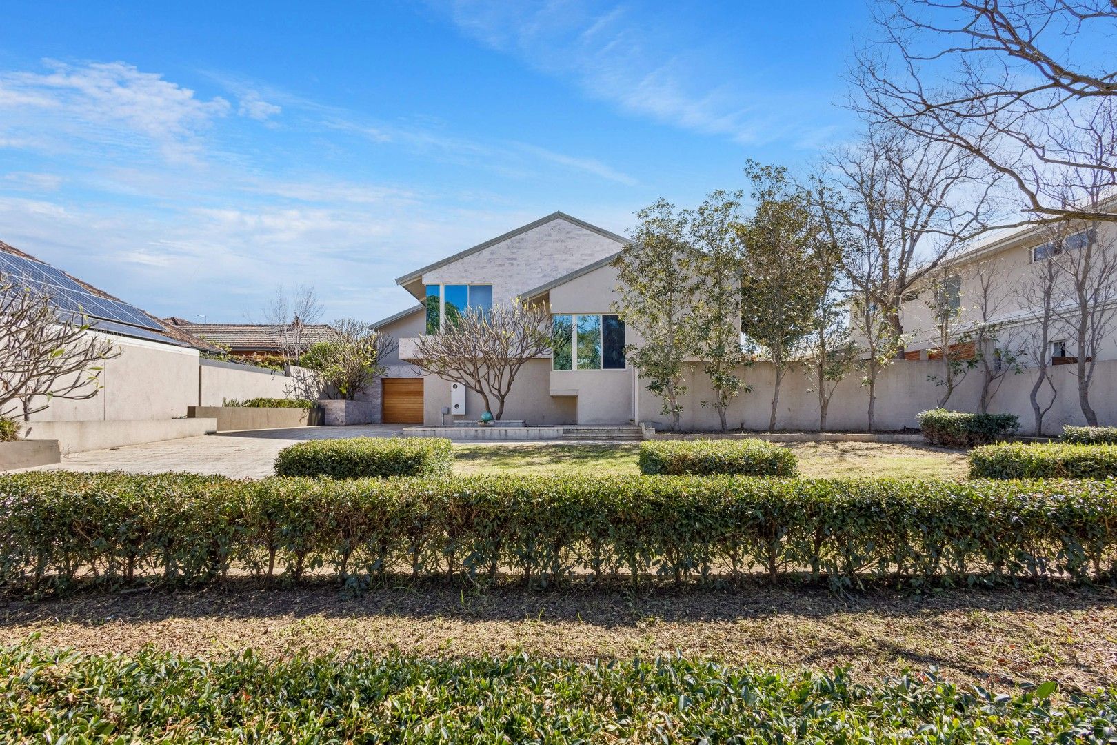 4 bedrooms House in 35 Macleod Road APPLECROSS WA, 6153