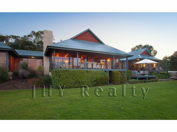 15 Duckworth Place, Naturaliste WA 6281