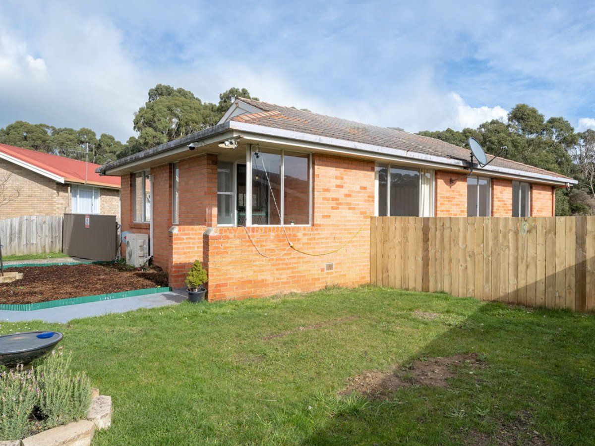 18 Lialeeta Crescent, Smithton TAS 7330, Image 2