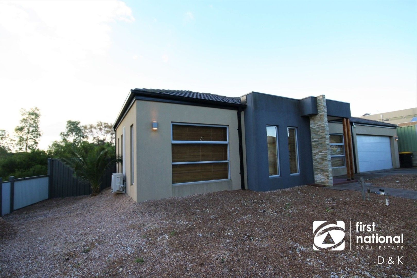 4 bedrooms House in 6 Kunuka Circuit CAROLINE SPRINGS VIC, 3023