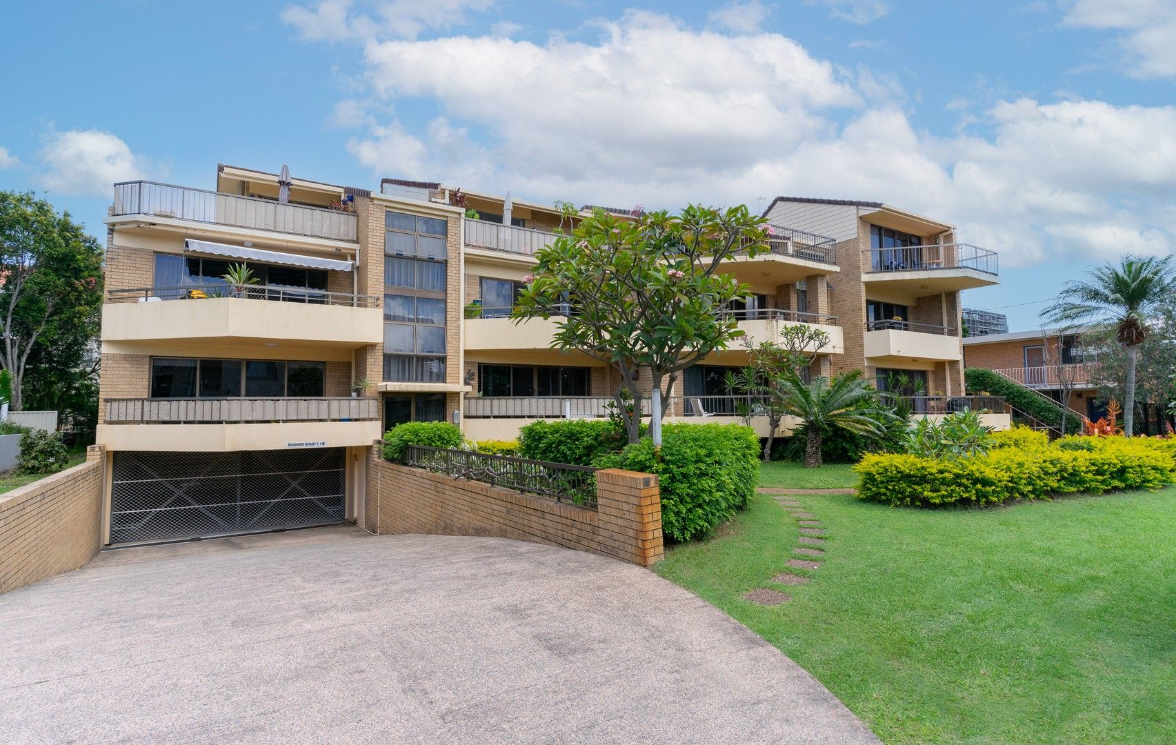 2 bedrooms Apartment / Unit / Flat in 1/4 Kalyan Street SURFERS PARADISE QLD, 4217