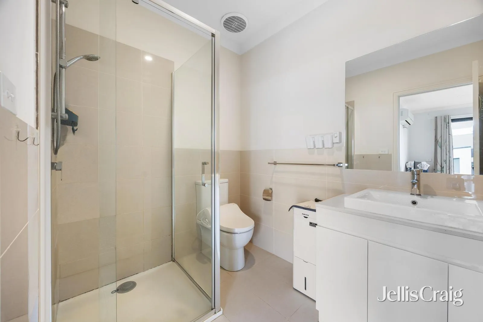 House in Burwood - View 4