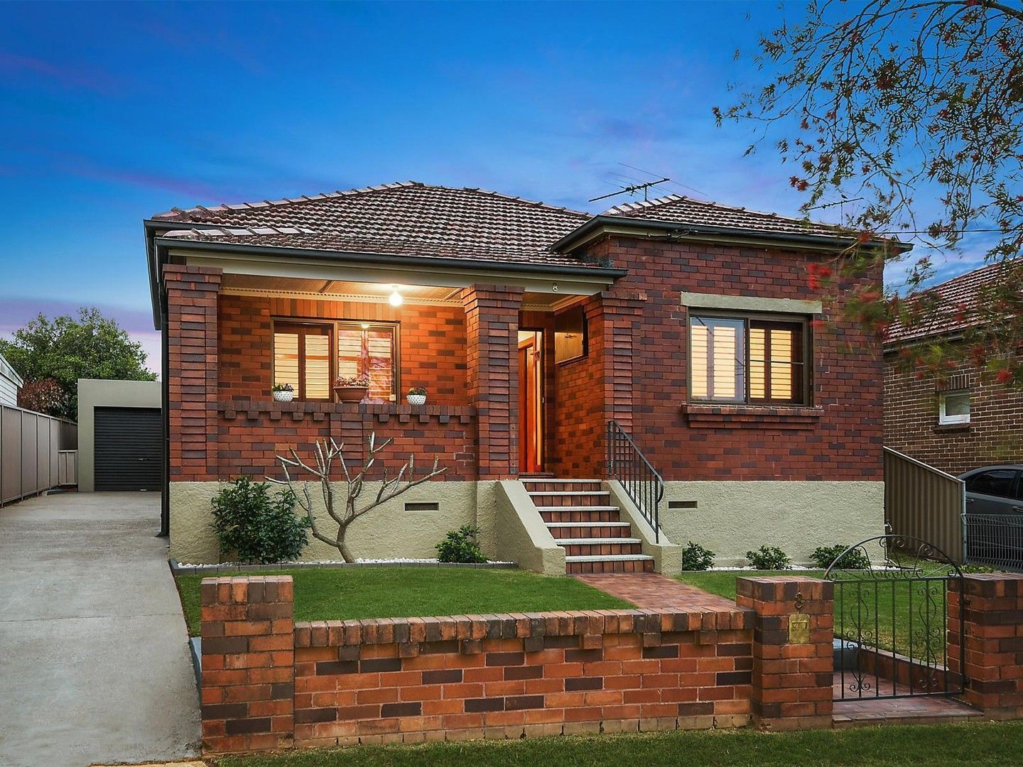 3 bedrooms House in 8 Charleston Avenue EARLWOOD NSW, 2206