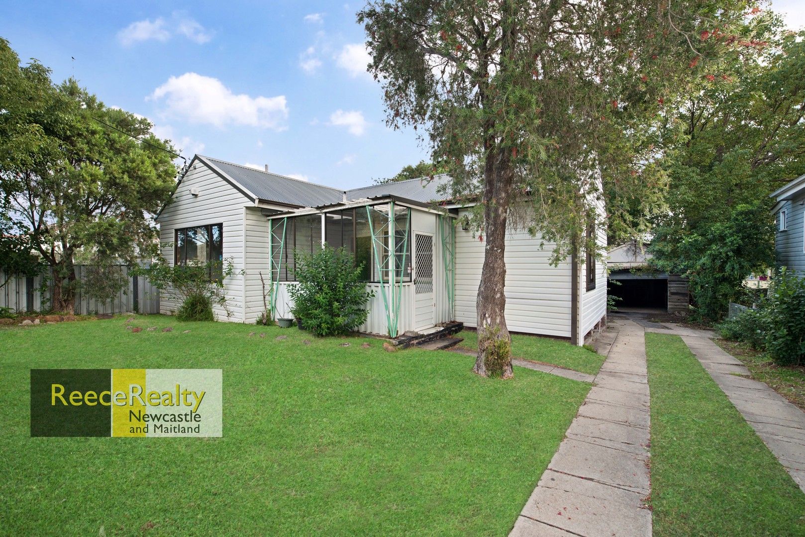 2 bedrooms House in 8 Heaton Street JESMOND NSW, 2299