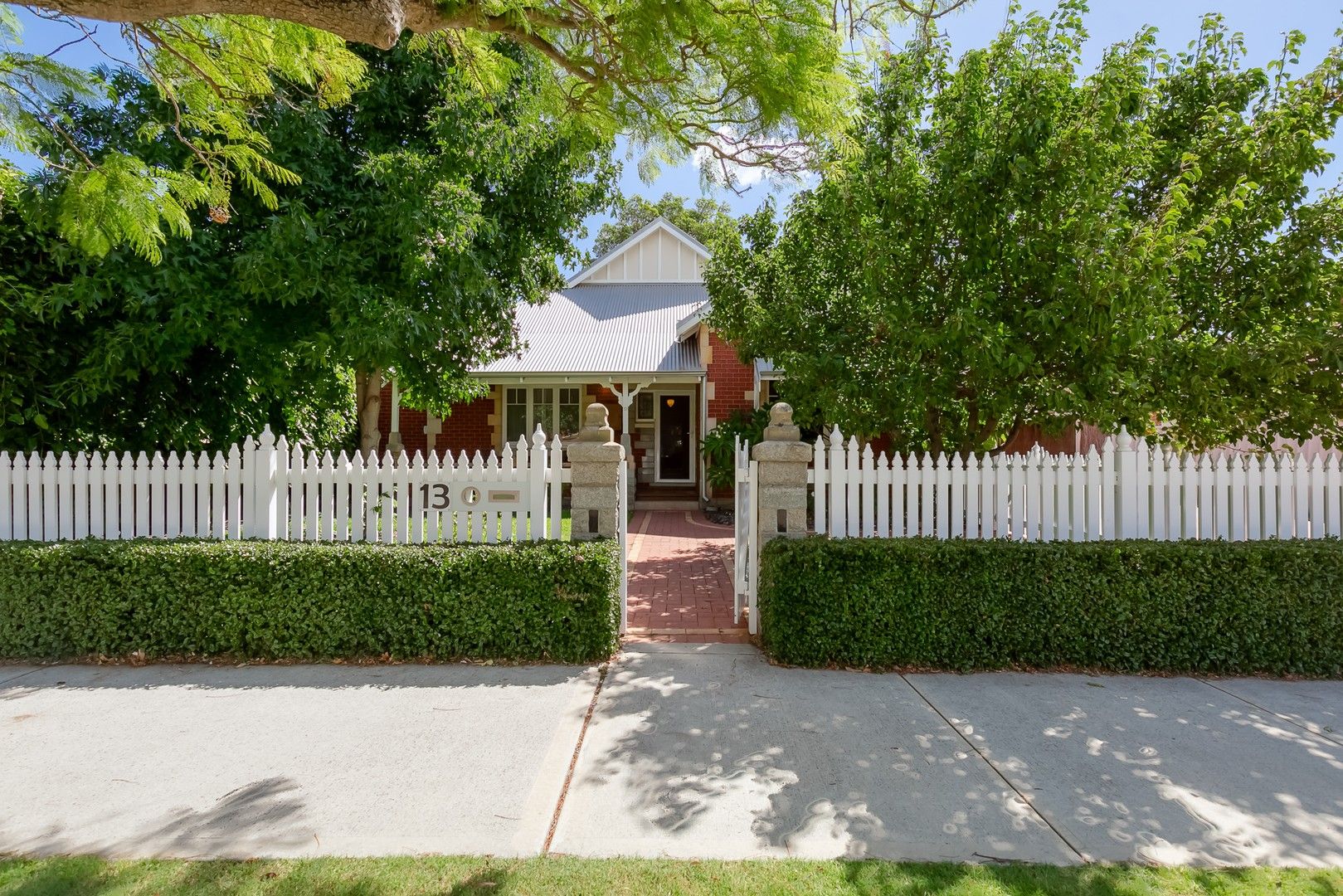4 bedrooms House in 13 Simper Street WEMBLEY WA, 6014