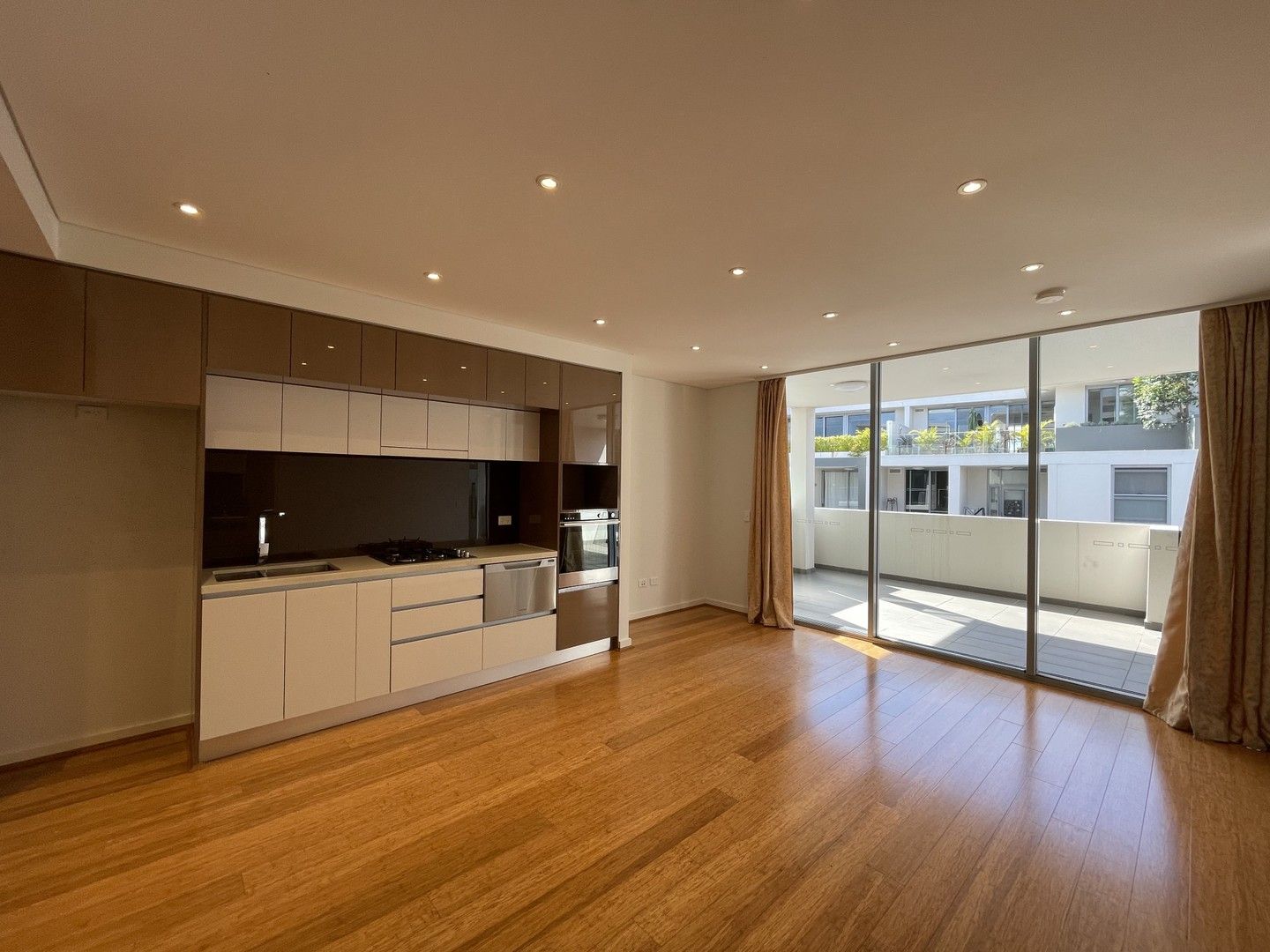 1 bedrooms Apartment / Unit / Flat in 7-13 Centennial Avenue LANE COVE NSW, 2066