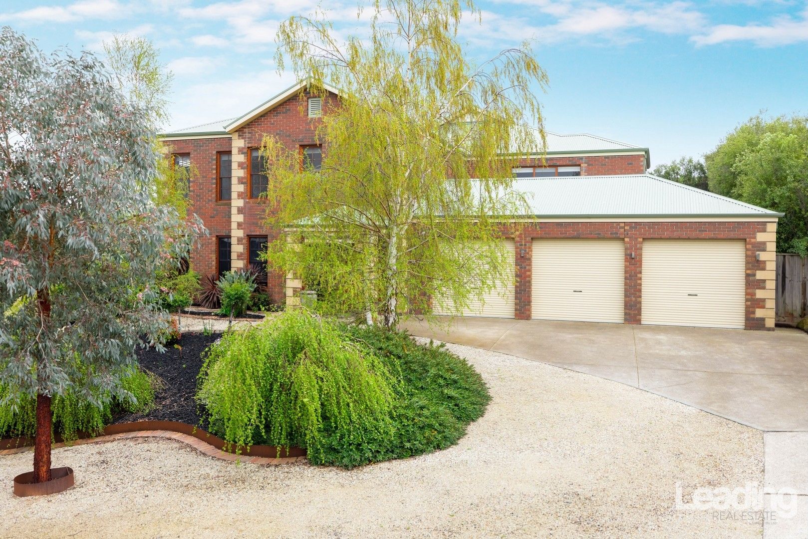 9 James Close, Sunbury VIC 3429 Domain