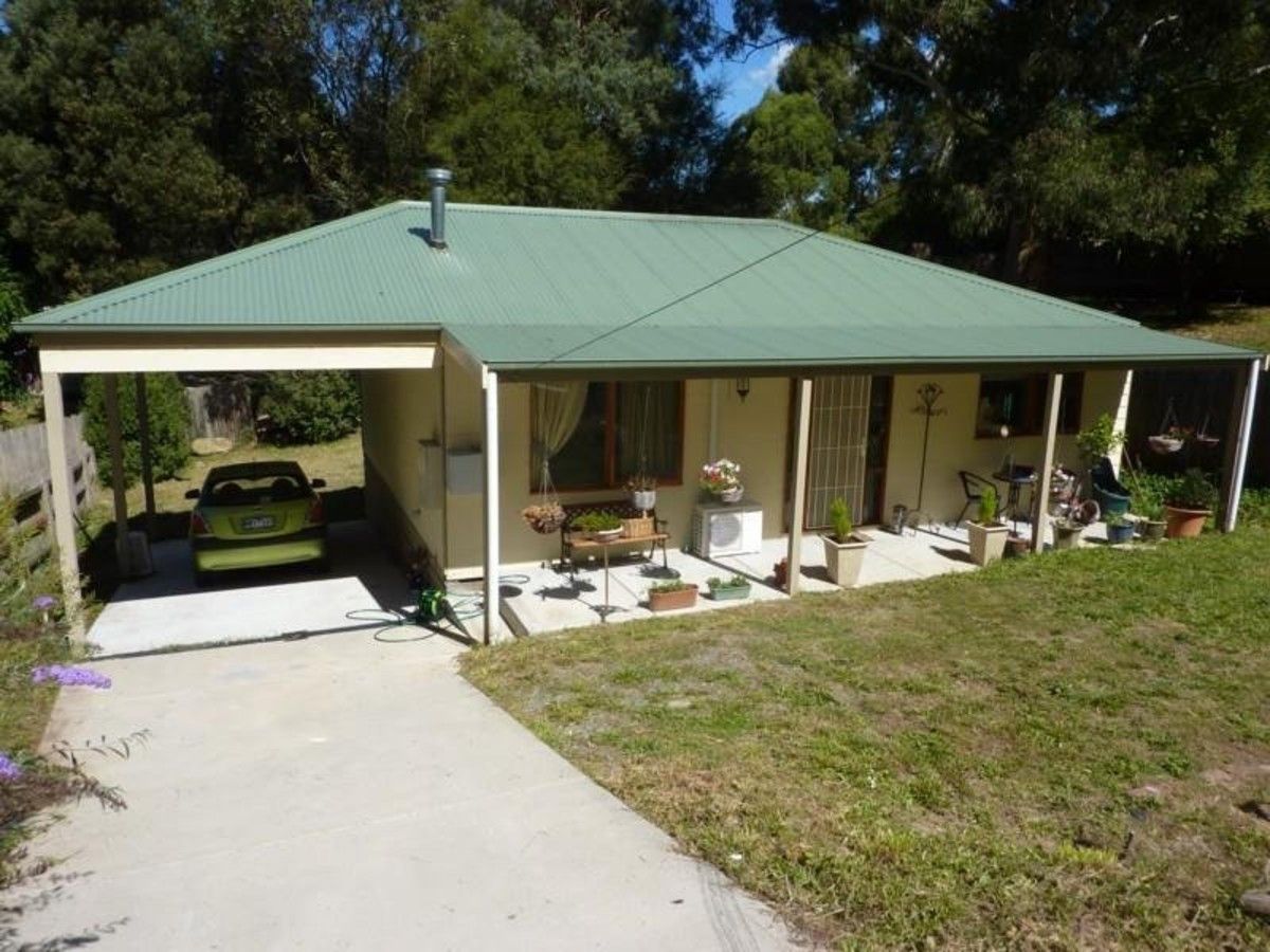 2 bedrooms House in 32 Christine Street MILLGROVE VIC, 3799