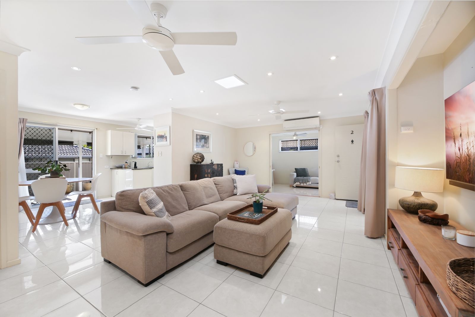2/138 Oxley Drive, Paradise Point QLD 4216