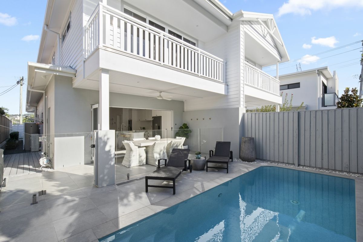 3 bedrooms Duplex in 2/19 Ferny Fairway BURLEIGH HEADS QLD, 4220