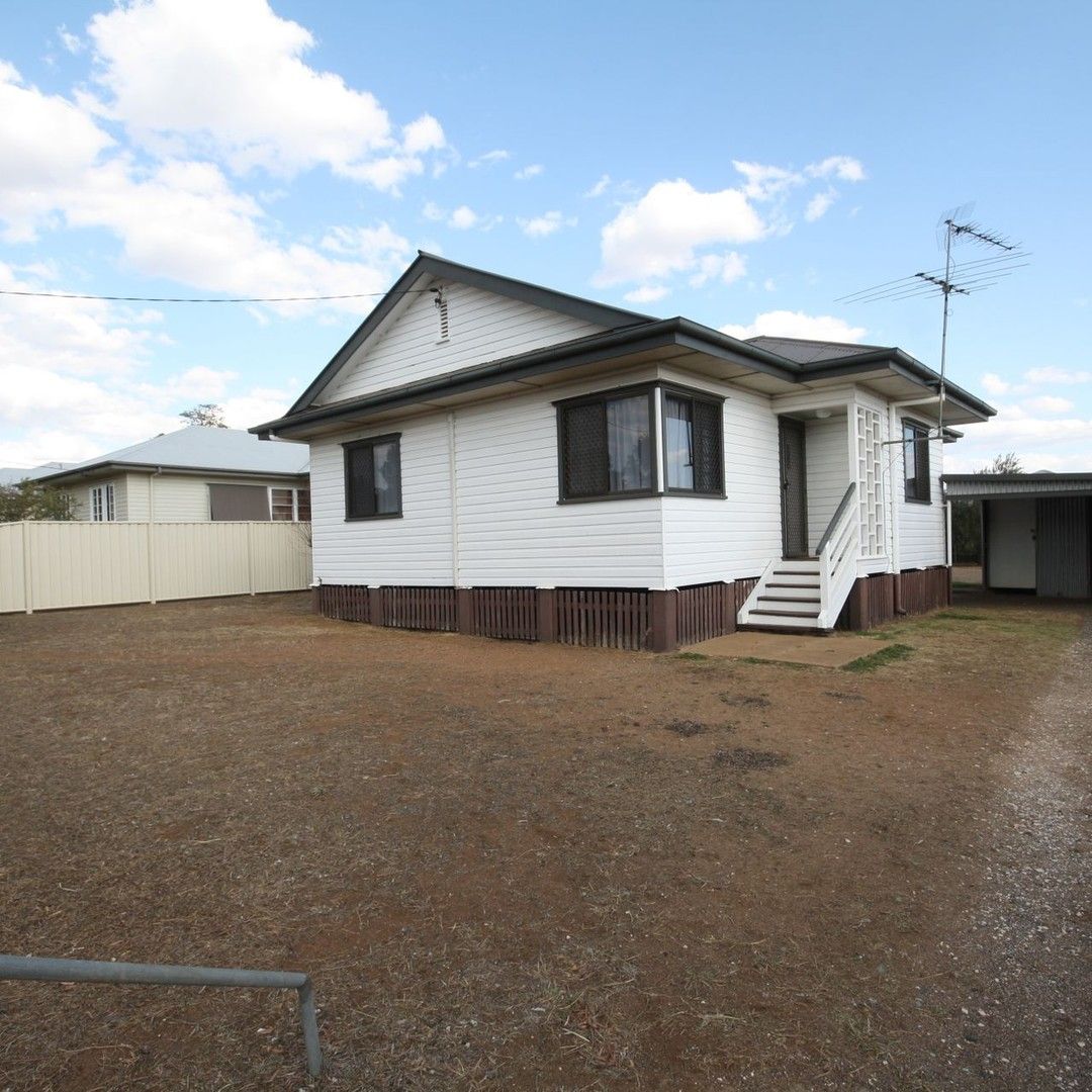 3 bedrooms House in 40 Yarrawonga Street WARWICK QLD, 4370